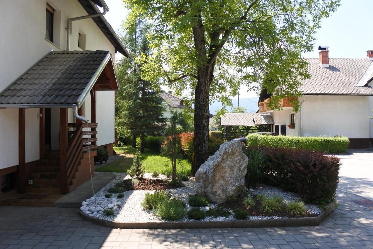 Apartma Vrh Лешче Экстерьер фото